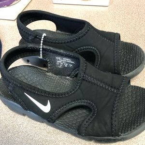 Toddler Nike sandals 9c